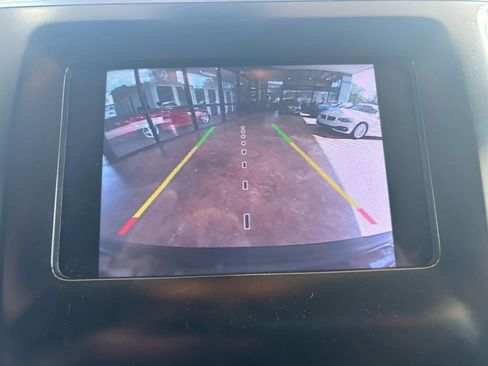 Used 2019 Jeep Cherokee Latitude w/ Popular Appearance Group image 17