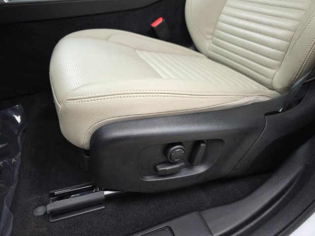 Used 2025 Land Rover Discovery Sport S AWD/4WD image 28