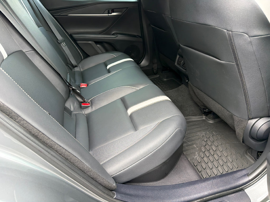 Used 2025 Toyota Camry SE FWD image 18