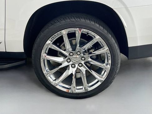 Used 2024 GMC Yukon XL SLT w/ SLT Luxury Package AWD/4WD image 37