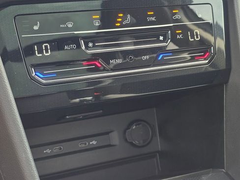 New 2025 Volkswagen Taos SE image 24