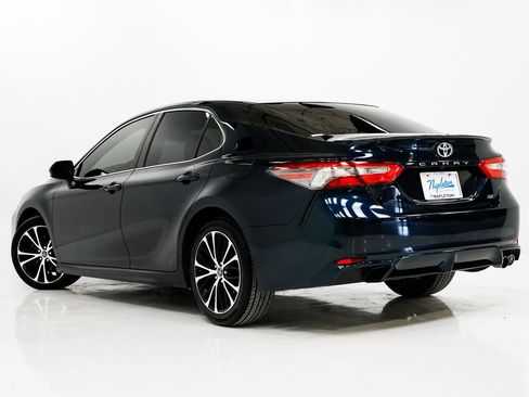 Used 2018 Toyota Camry SE image 23