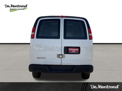 Used 2009 Chevrolet Express 2500 image 6