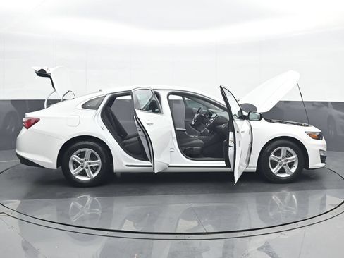 Used 2022 Chevrolet Malibu LT FWD image 37