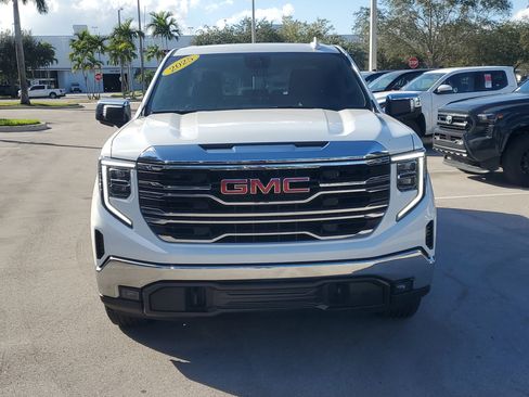 Used 2025 GMC Sierra 1500 SLT image 8