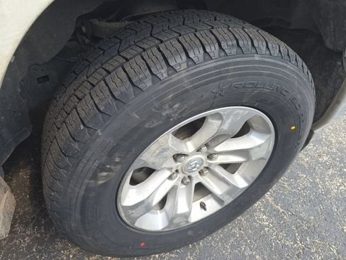 Used 2020 RAM 1500 Laramie AWD/4WD image 9