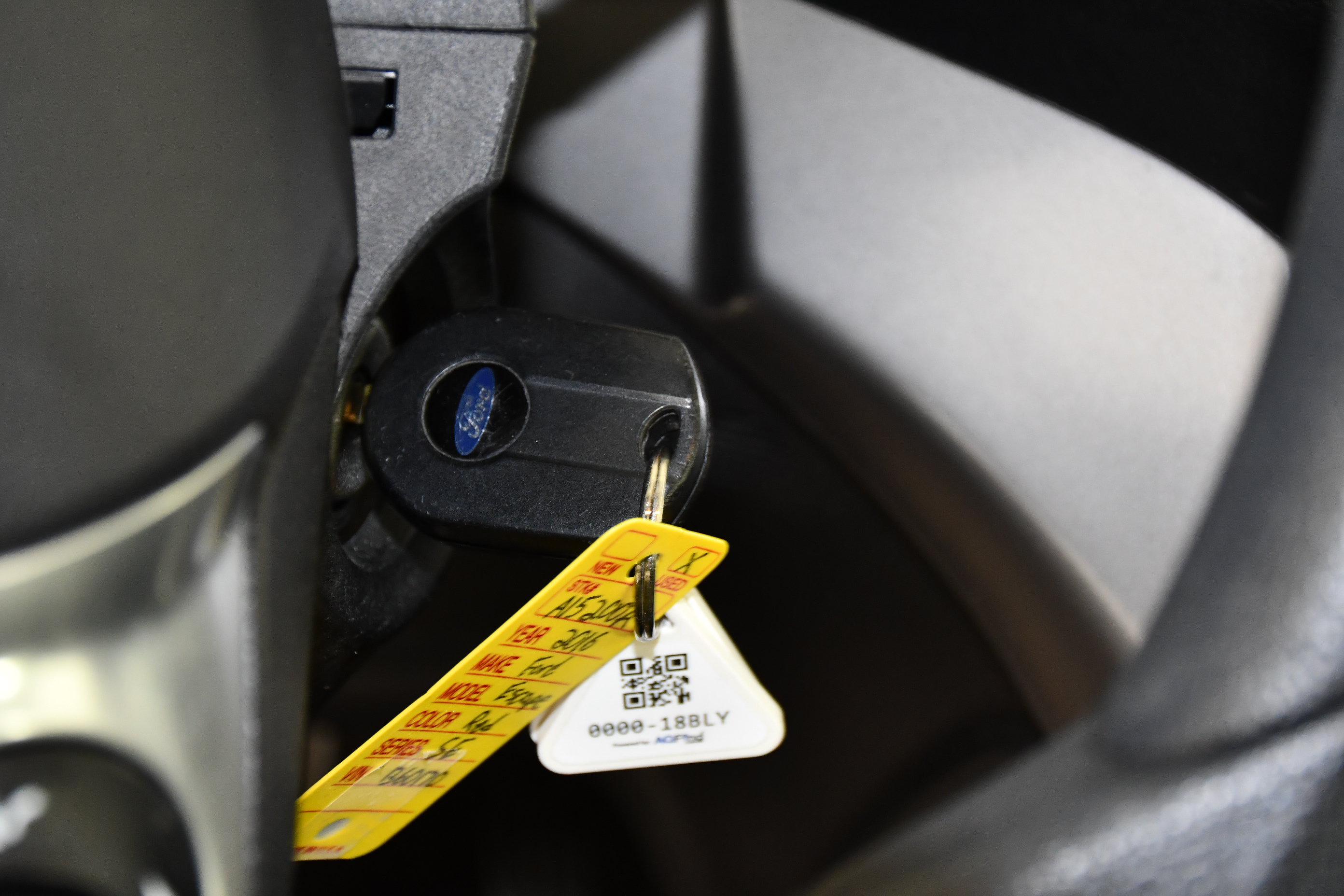 Used 2016 Ford Escape SE FWD image 25