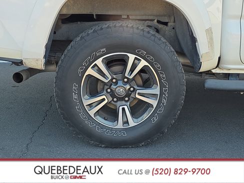 Used 2017 Toyota Tacoma TRD Sport w/ Premium & Technology Package image 11