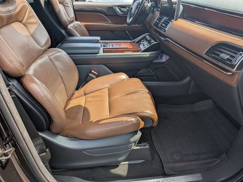 Used 2022 Lincoln Navigator L Reserve w/ Monochromatic Package AWD/4WD image 34