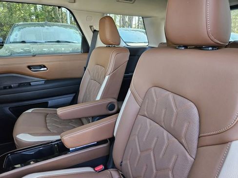 New 2026 Nissan Pathfinder Platinum image 27