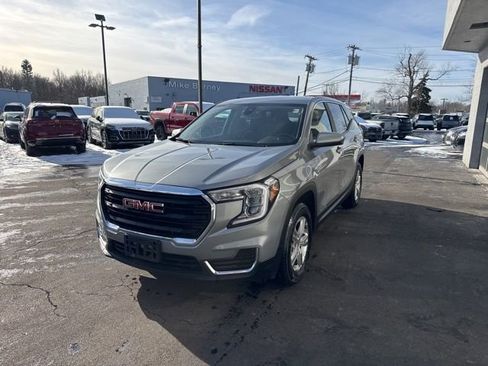 Used 2024 GMC Terrain SLE image 5