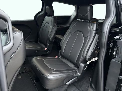 New 2026 Chrysler Pacifica Select w/ S Appearance Package AWD/4WD image 25