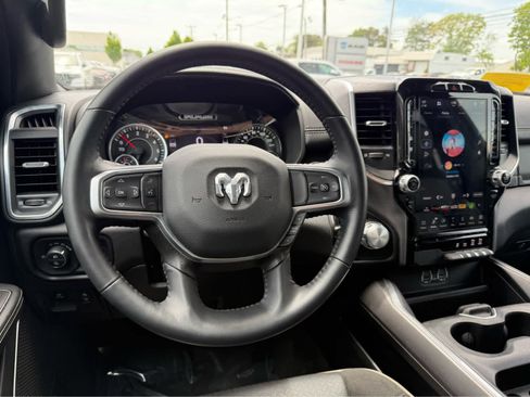 Used 2023 RAM 1500 Laramie AWD/4WD image 16