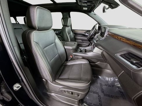 Used 2022 Chevrolet Suburban Premier image 30