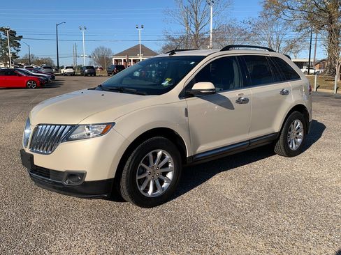 Used 2014 Lincoln MKX Base w/ Equipment Group 101A image 4
