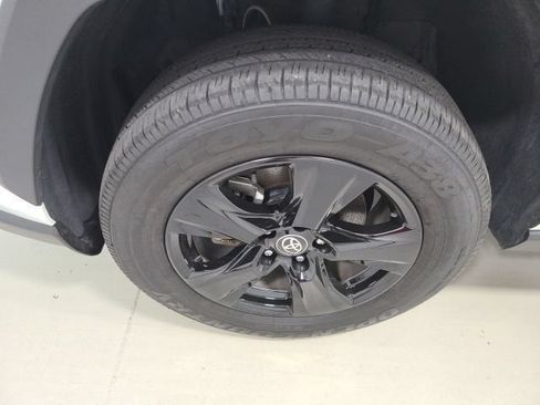 Used 2024 Toyota RAV4 XLE AWD/4WD image 38