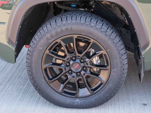 Used 2023 Toyota Tundra Limited w/ TRD Off-Road Package AWD/4WD image 10