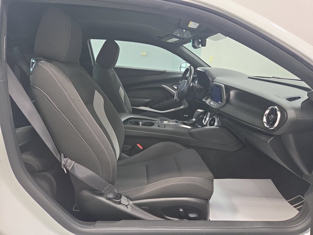 Used 2019 Chevrolet Camaro LT w/ Technology Package RWD image 14