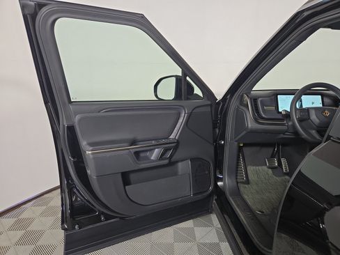 Used 2024 Rivian R1S Adventure AWD/4WD image 16