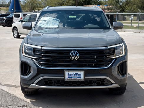 New 2026 Volkswagen Atlas Cross Sport SE FWD image 7