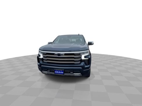 Used 2022 Chevrolet Silverado 1500 High Country w/ High Country Premium Package AWD/4WD image 3