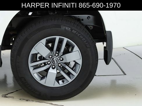 Used 2025 Nissan Frontier SV w/ SV Convenience Package image 7