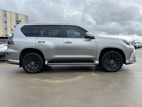 Used 2023 Lexus GX 460 Premium image 3
