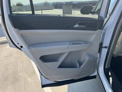 Used 2019 Volkswagen Atlas SEL image 18