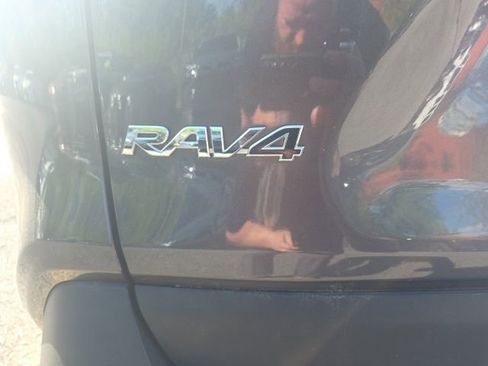 Used 2024 Toyota RAV4 LE image 7