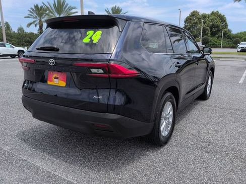 Used 2024 Toyota Grand Highlander AWD image 4