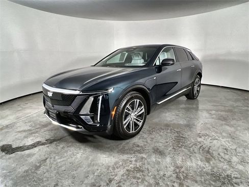 Certified 2025 Cadillac Lyriq Luxury image 4