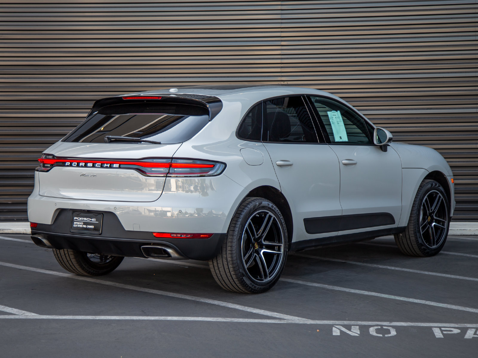 Used 2021 Porsche Macan AWD/4WD image 7