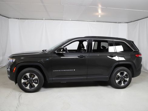 Used 2024 Jeep Grand Cherokee Limited 4xe AWD/4WD image 18