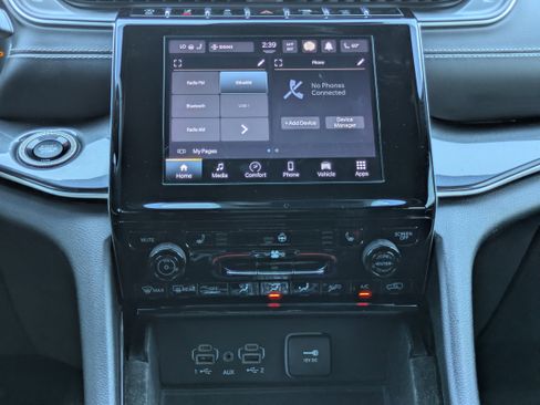 Used 2021 Jeep Grand Cherokee L Laredo image 5