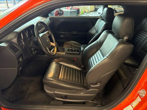 Used 2010 Dodge Challenger R/T RWD image 15
