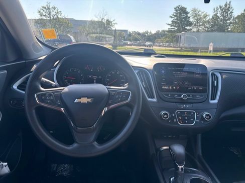 Used 2024 Chevrolet Malibu LT FWD image 13
