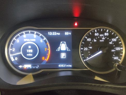 Used 2021 Nissan Versa SV FWD image 23
