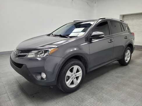 Used 2014 Toyota RAV4 XLE w/ Preferred Accessory Package FWD image 2