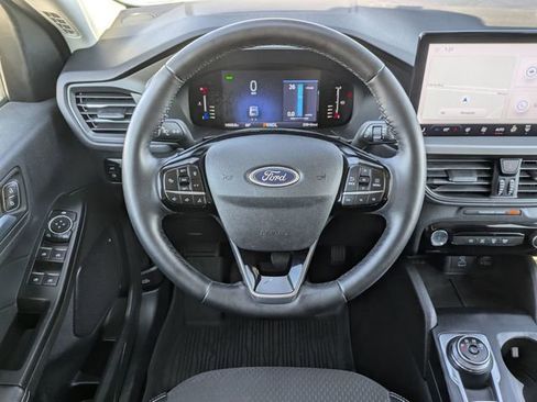 Used 2023 Ford Escape SE image 19