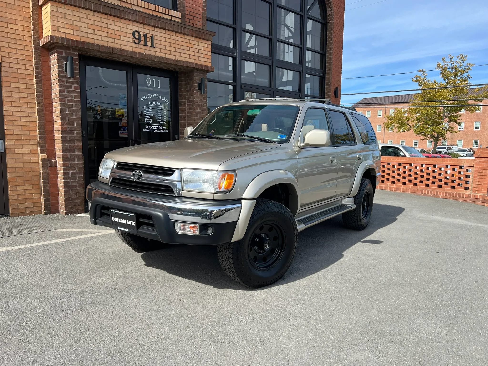 Used 2002 Toyota 4Runner SR5 w/ Upgrade Value Pkg 2 AWD/4WD image 2