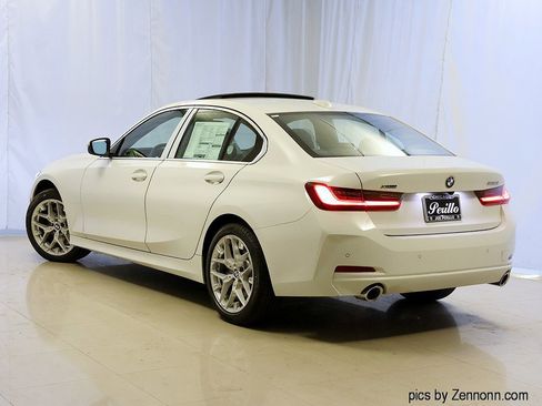 Used 2026 BMW 330i xDrive Sedan w/ Premium Package image 7