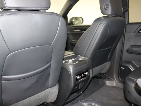 Used 2024 GMC Acadia Elevation image 21