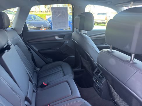 Used 2023 Audi Q5 2.0T Premium w/ Convenience Package image 15