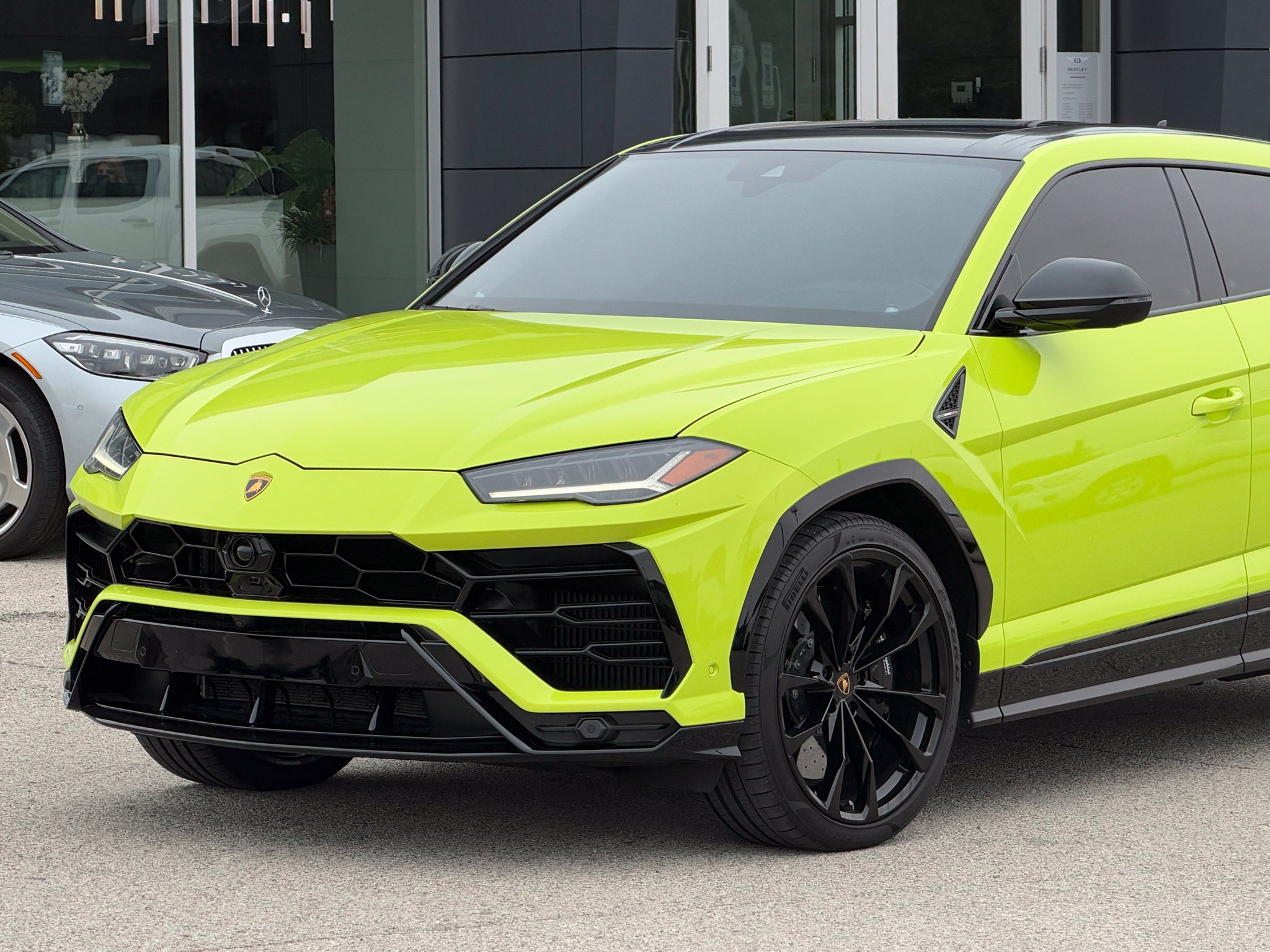 Used 2022 Lamborghini Urus AWD/4WD image 12