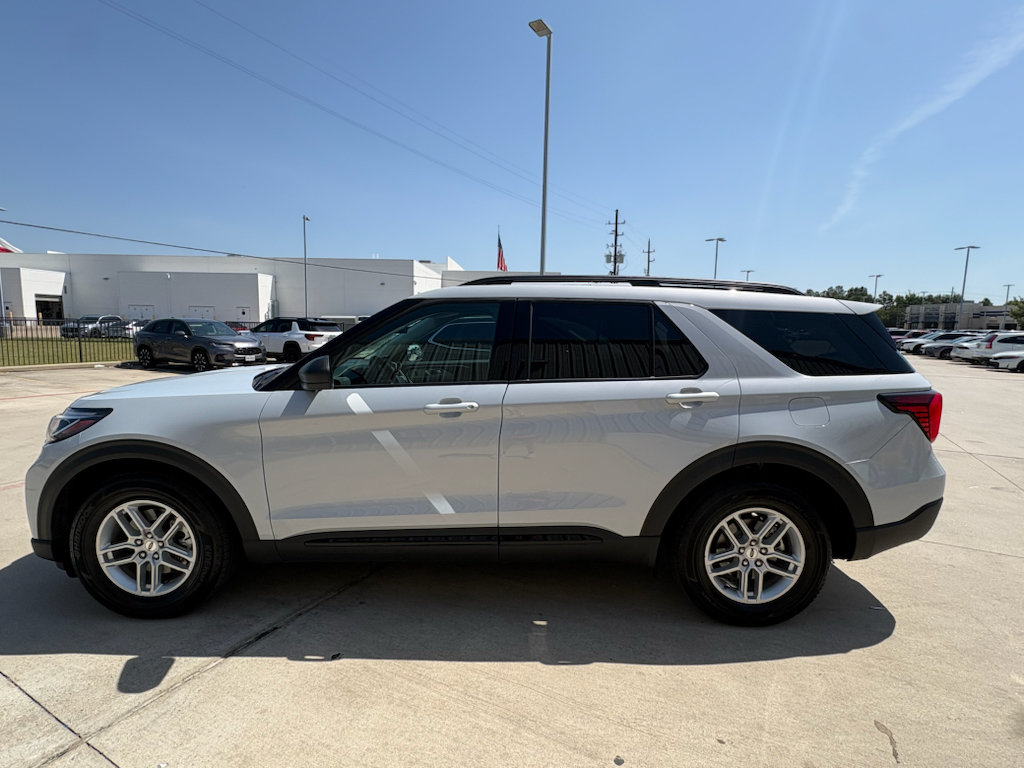 Used 2026 Ford Explorer Active RWD image 5