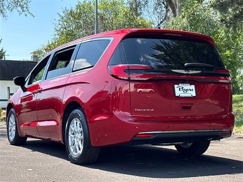 New 2026 Chrysler Pacifica Select image 8