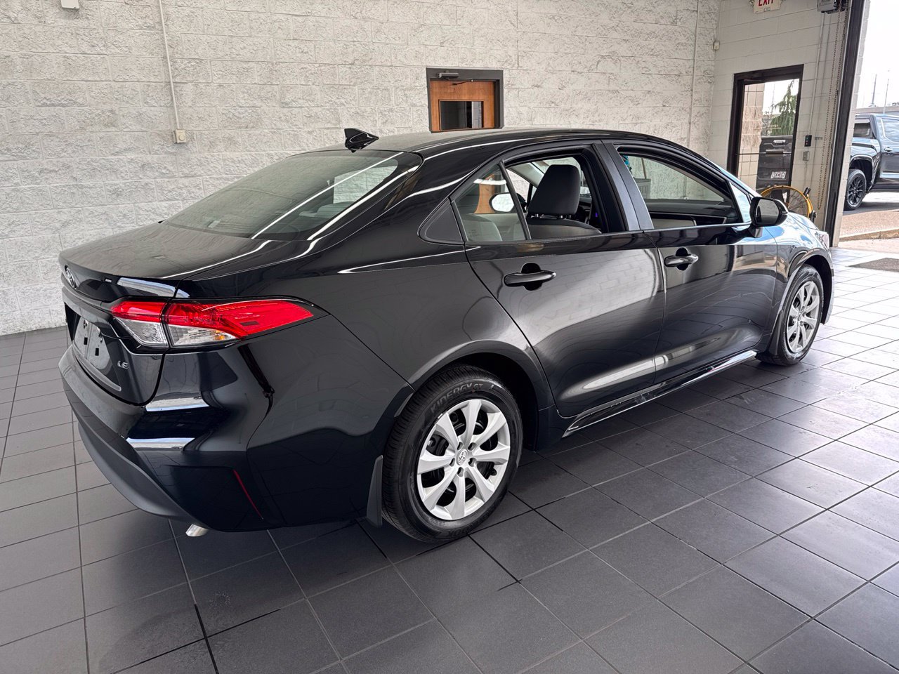 Used 2026 Toyota Corolla LE FWD image 8