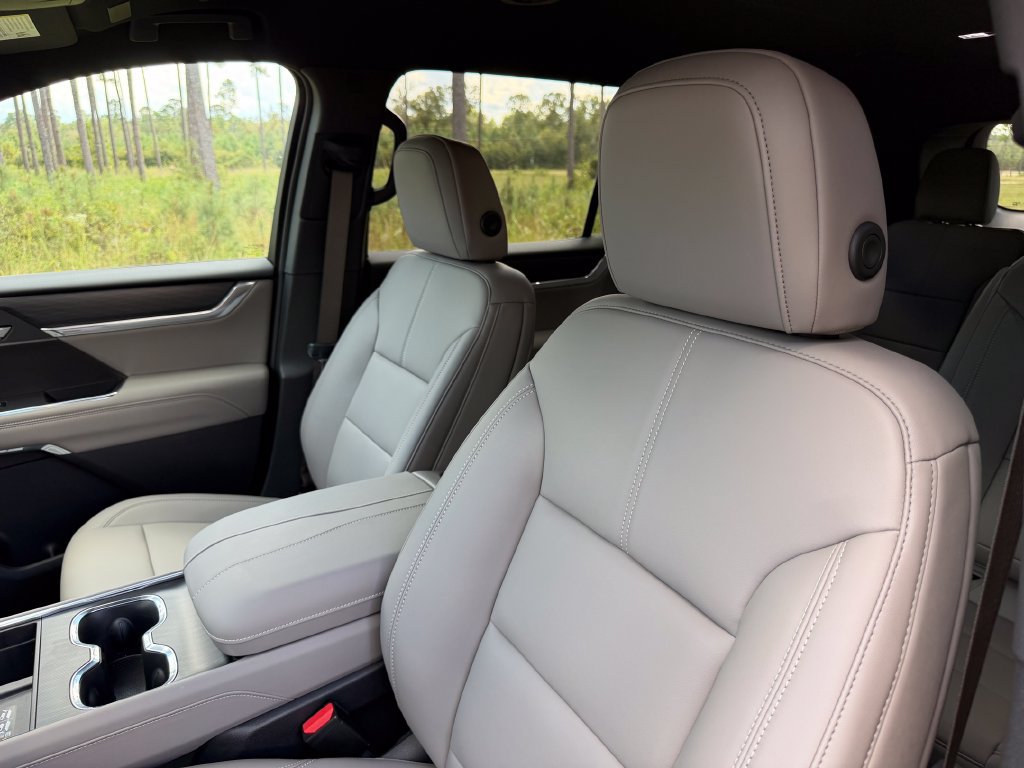 New 2027 GMC Acadia Elevation w/ Black Edition FWD image 12