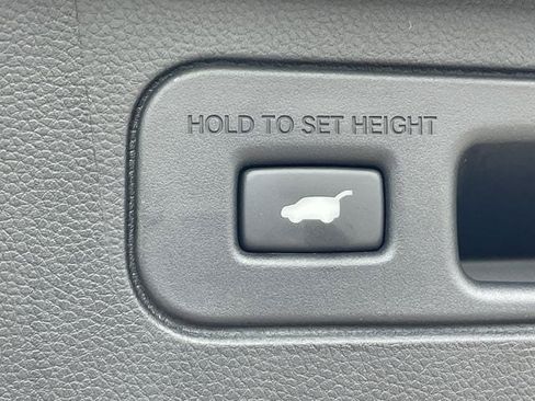 Certified 2025 Honda Pilot TrailSport image 32
