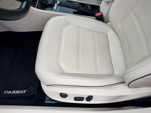 Used 2018 Volkswagen Passat 2.0T R-Line image 20